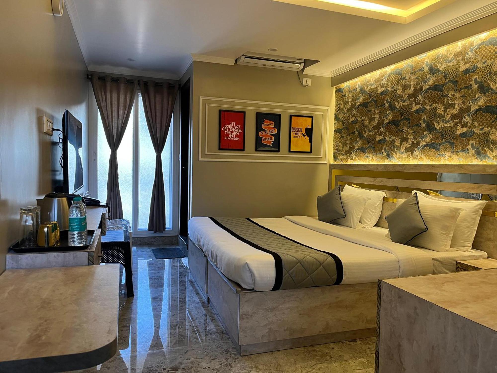 Hotel Lg Suites Бангалор Экстерьер фото