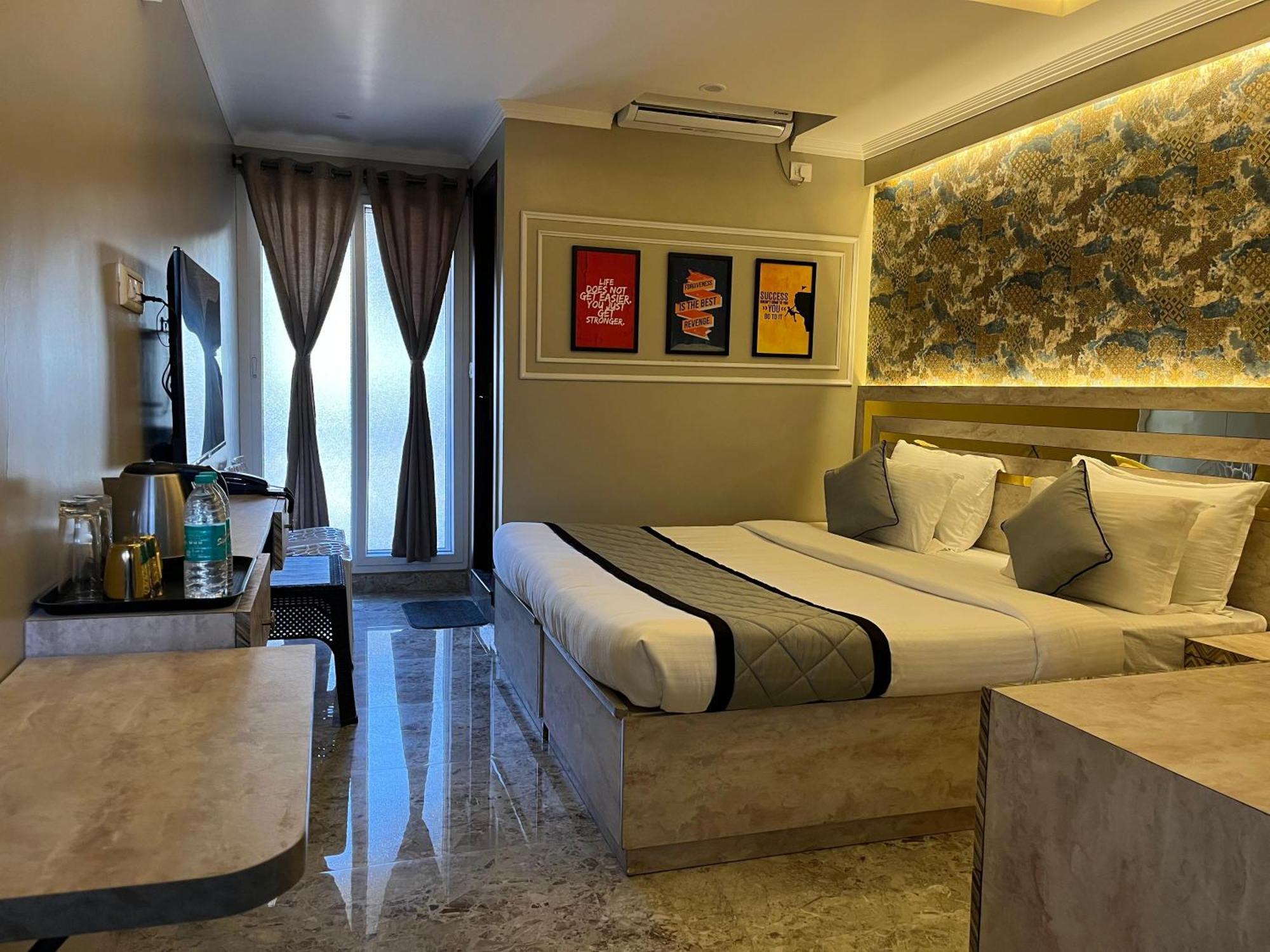 Hotel Lg Suites Бангалор Экстерьер фото