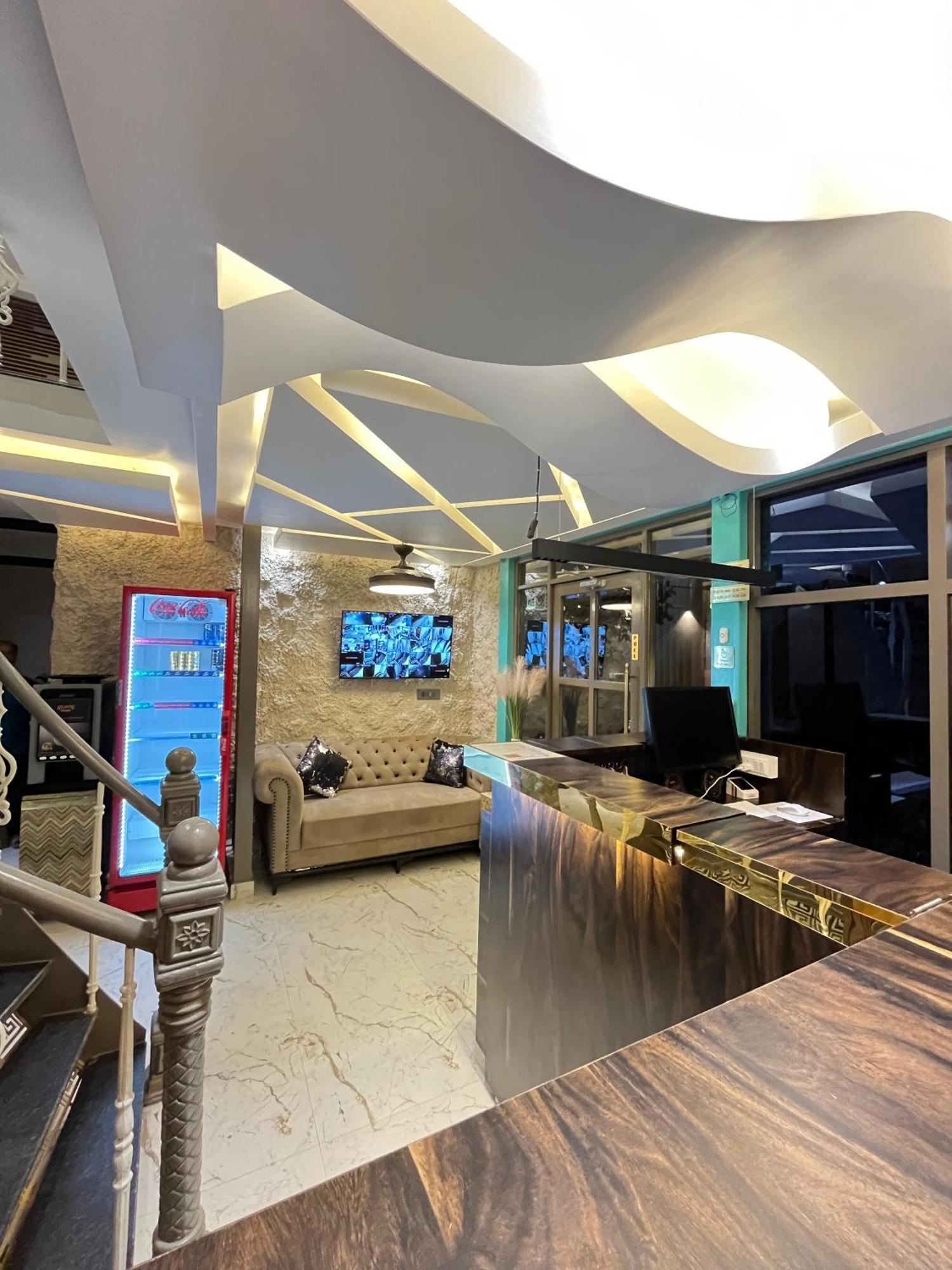 Hotel Lg Suites Бангалор Экстерьер фото
